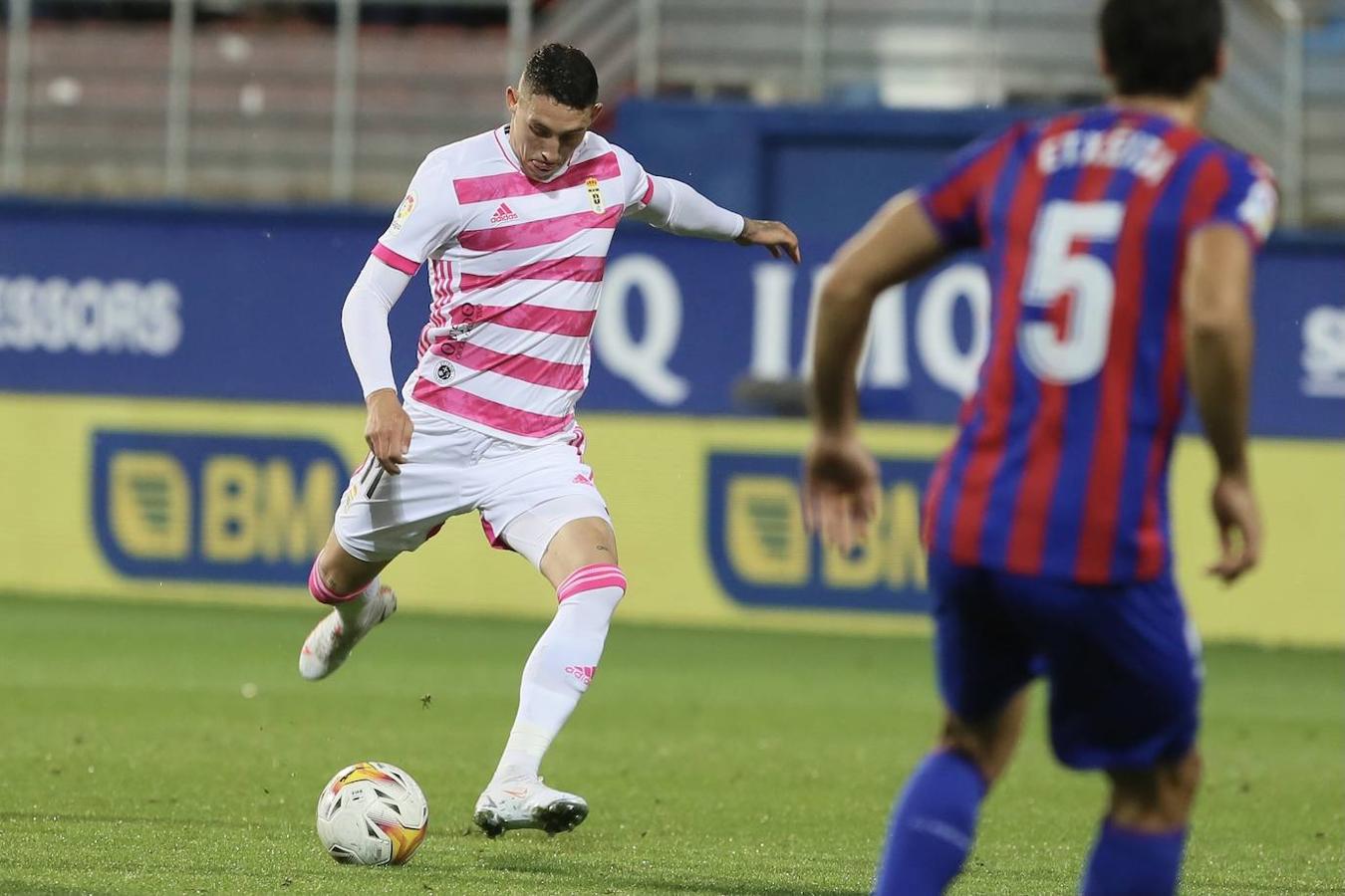 Estas son las mejores imágenes del partido disputado entre el SD Eibar y el Real Oviedo (1-0).