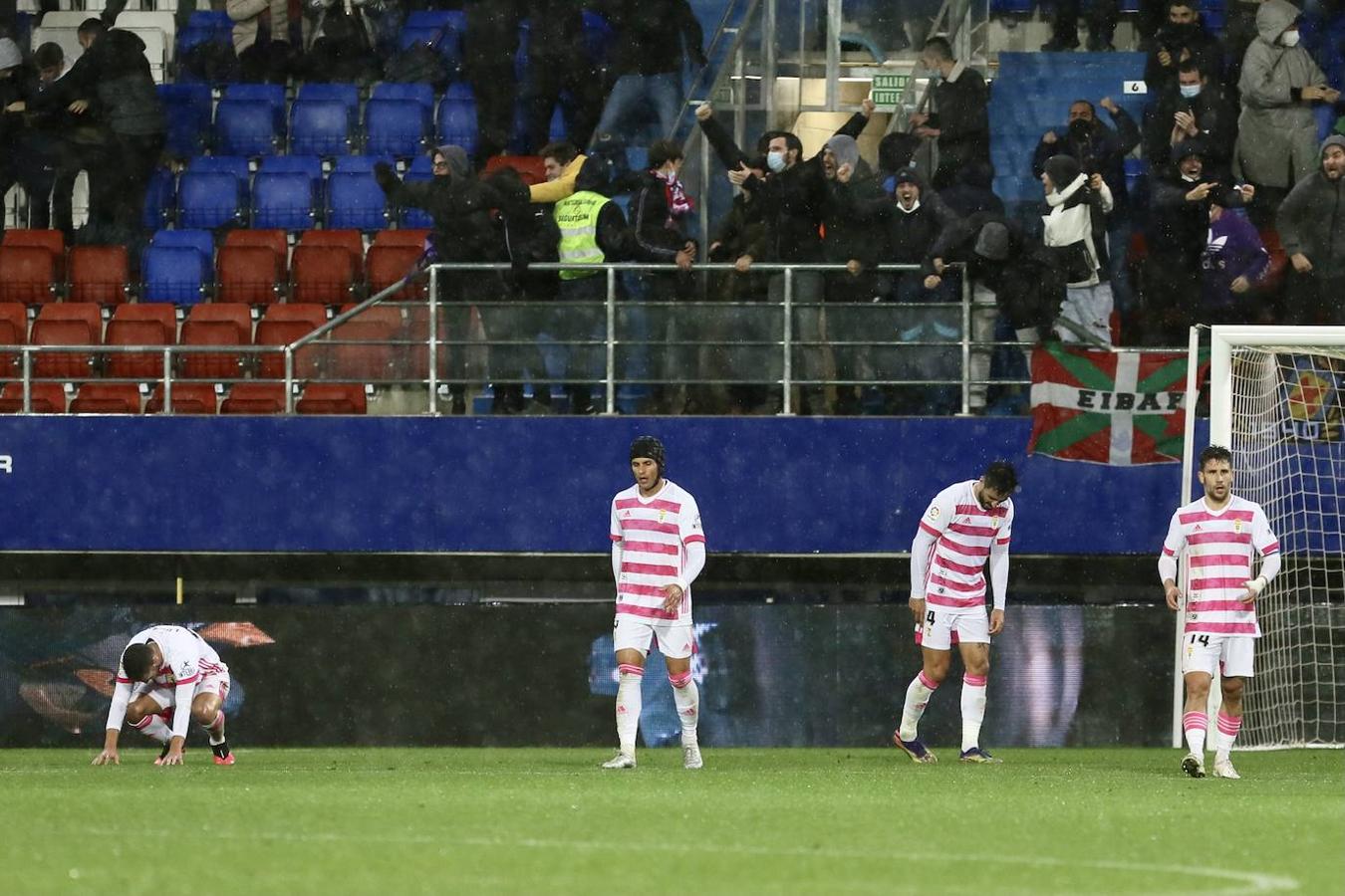 Estas son las mejores imágenes del partido disputado entre el SD Eibar y el Real Oviedo (1-0).