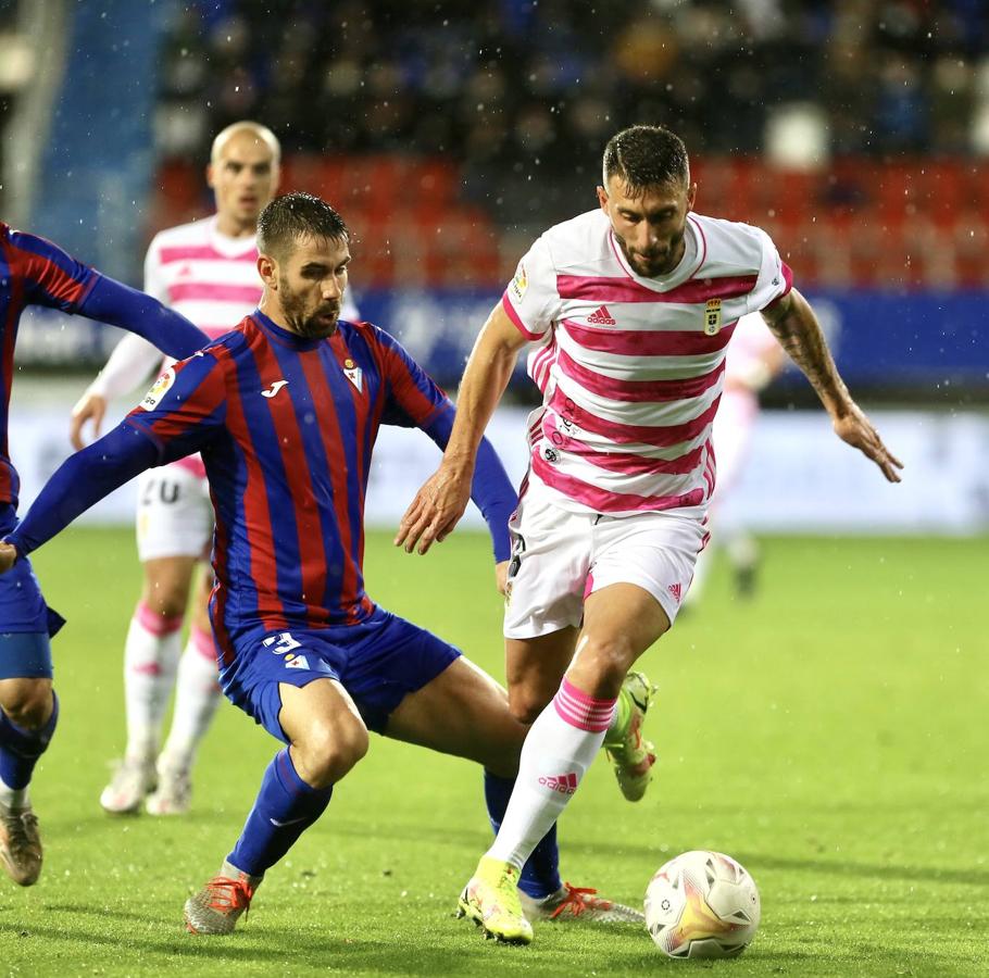 Estas son las mejores imágenes del partido disputado entre el SD Eibar y el Real Oviedo (1-0).