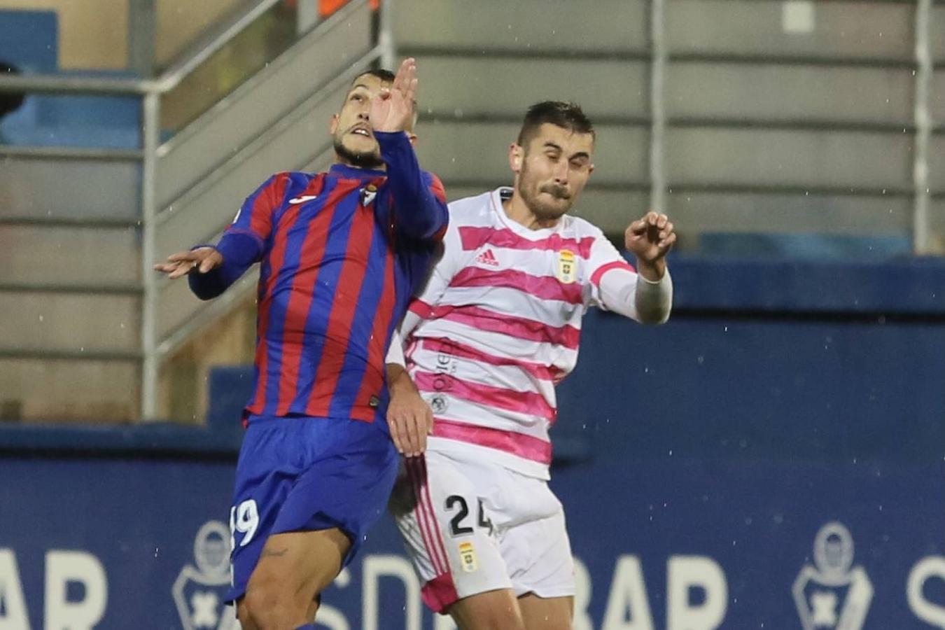 Estas son las mejores imágenes del partido disputado entre el SD Eibar y el Real Oviedo (1-0).