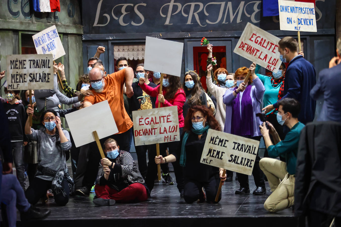 Con escenografía y vestuario de los añorados Julio Galán y Pepa Ojanguren y dirección de escena de Sagi, la producción alza el telón en Oviedo por cuarta vez. Pero lo hace en el Campoamor de la nueva normalidad, «así que el clima es diferente» 