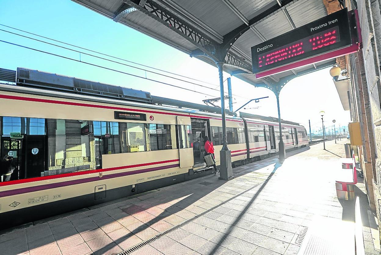 Avilés lleva 26 años esperando por un proyecto de integración ferroviaria en la ciudad. 
