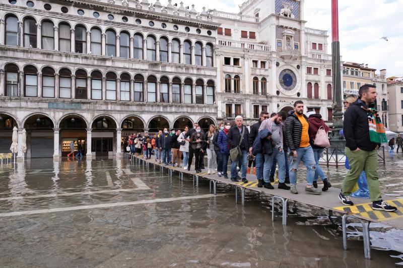 El periodo de pleamar es característico de otoño. Para pasear por la Plaza de San Marcos era necesario llevar botas de agua.