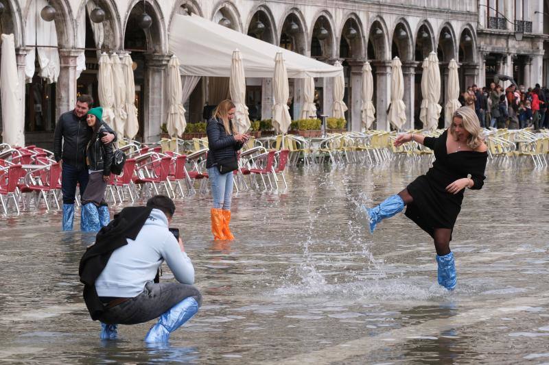 El periodo de pleamar es característico de otoño. Para pasear por la Plaza de San Marcos era necesario llevar botas de agua.