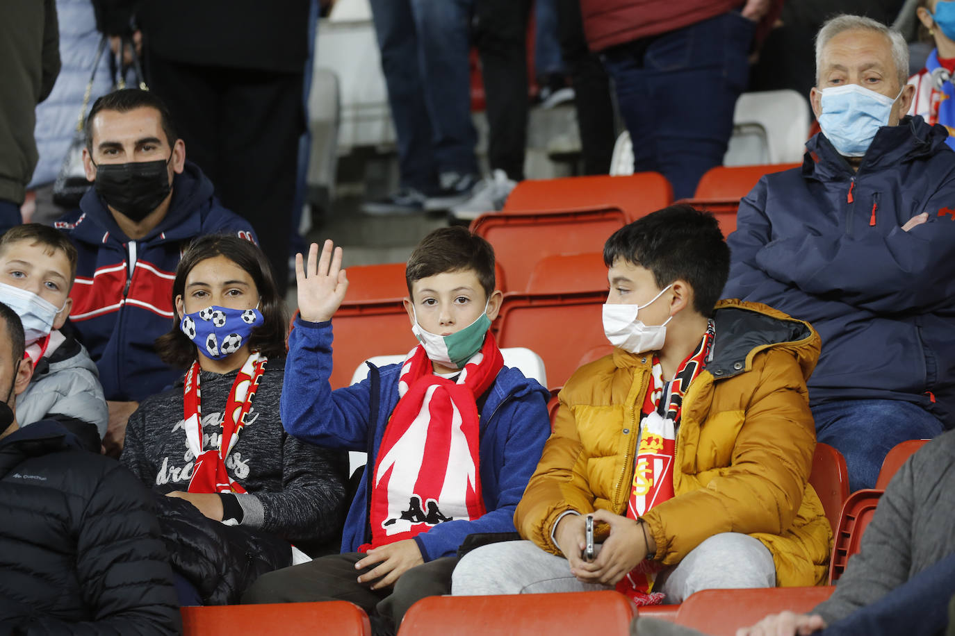 Fotos: ¿Estuviste en el Sporting - Real Sociedad B? ¡Búscate!