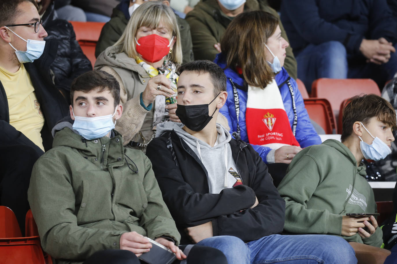 Fotos: ¿Estuviste en el Sporting - Real Sociedad B? ¡Búscate!