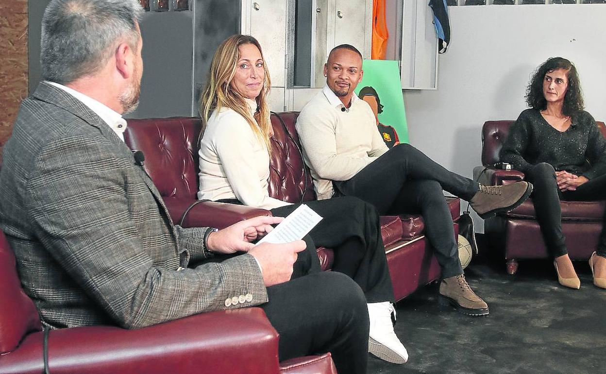 Sergio García, Gemma Mengual, Ray Zapata y Montse Tomé participaron en el coloquio que moderó Sergio García.