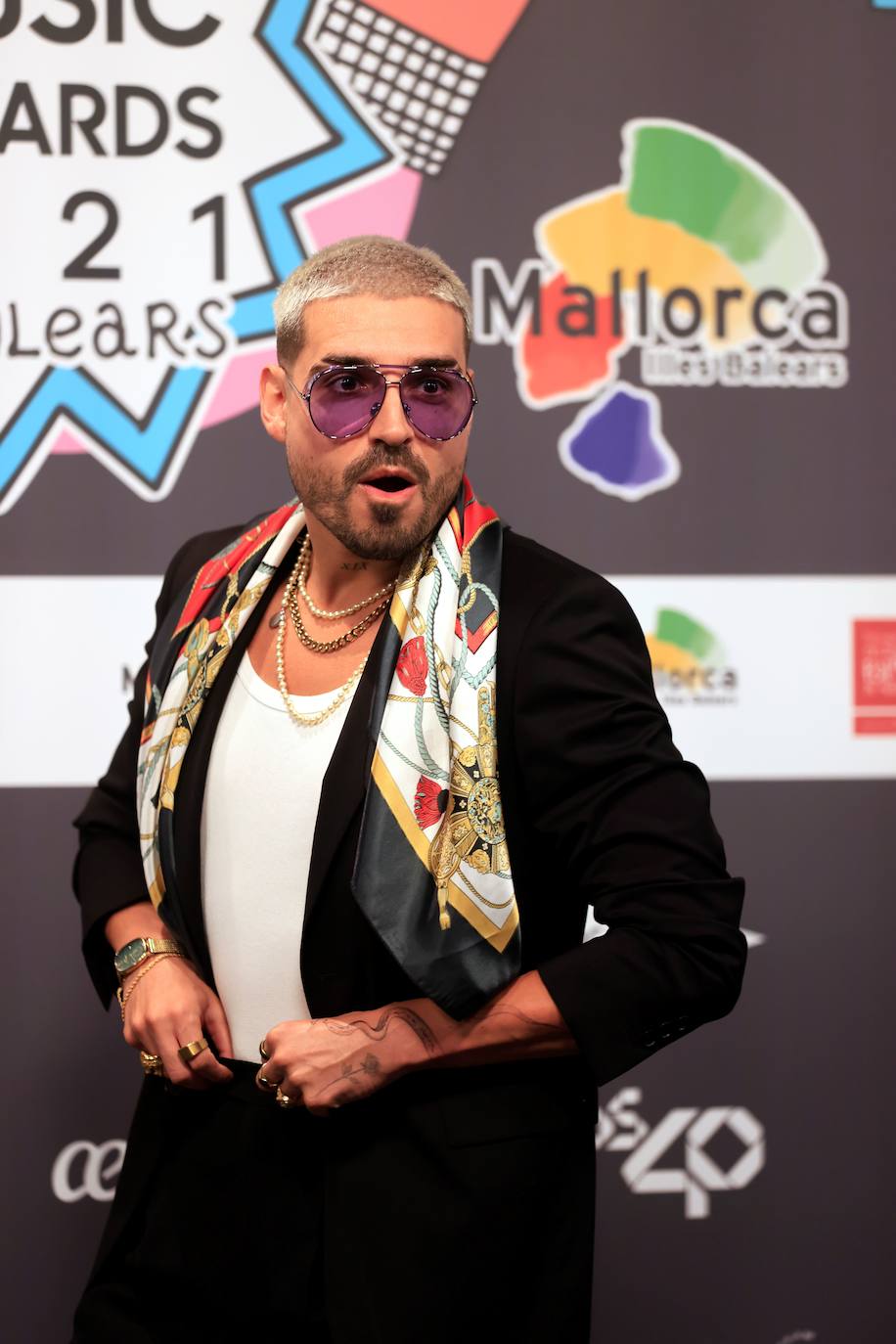 Ed Sheeran, C.Tangana y Sebastián Yatra han sido galardonados con los premios a mejor artista internacional, nacional y latino, respectivamente, en la gala de LOS40 Music Awards 2021. Pero el evento ha dejado otros momentos icónicos, como el 'photocall'. 