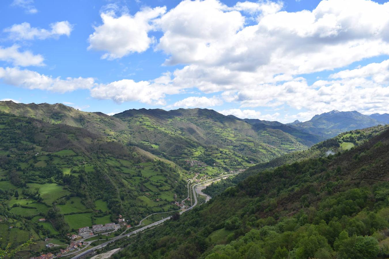 Vistas desde el  Pico Moros  (Aller).