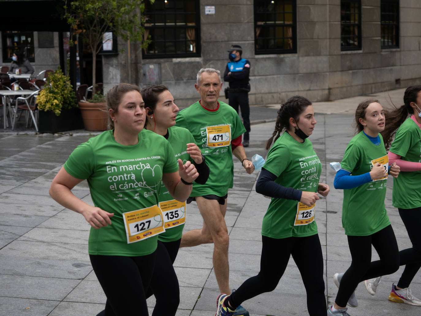 La Asociación Española contra el Cáncer (AECC) ha organizado marchas en Gijón y Avilés para que «la gente tome conciencia y colabore». El objetivo de la iniciativa es mejorar la calidad de vida de los enfermos de cáncer. 