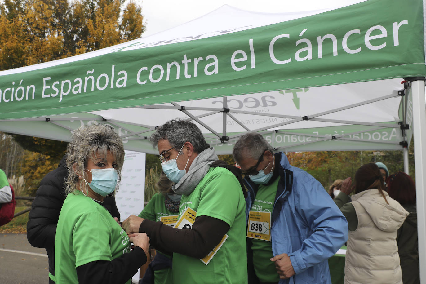 La Asociación Española contra el Cáncer (AECC) ha organizado marchas en Gijón y Avilés para que «la gente tome conciencia y colabore». El objetivo de la iniciativa es mejorar la calidad de vida de los enfermos de cáncer. 