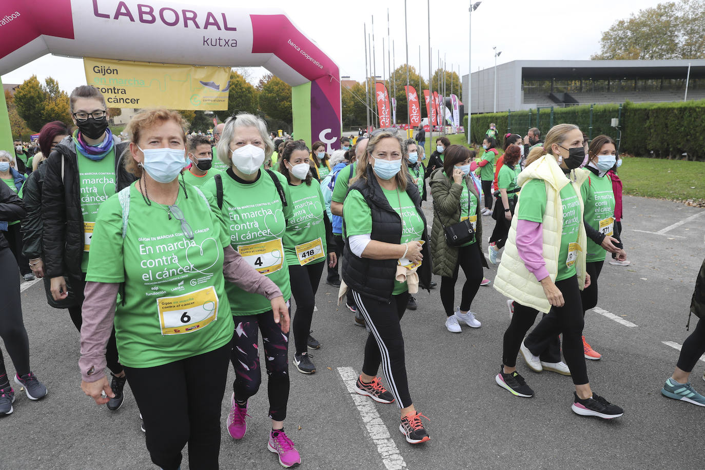 La Asociación Española contra el Cáncer (AECC) ha organizado marchas en Gijón y Avilés para que «la gente tome conciencia y colabore». El objetivo de la iniciativa es mejorar la calidad de vida de los enfermos de cáncer. 