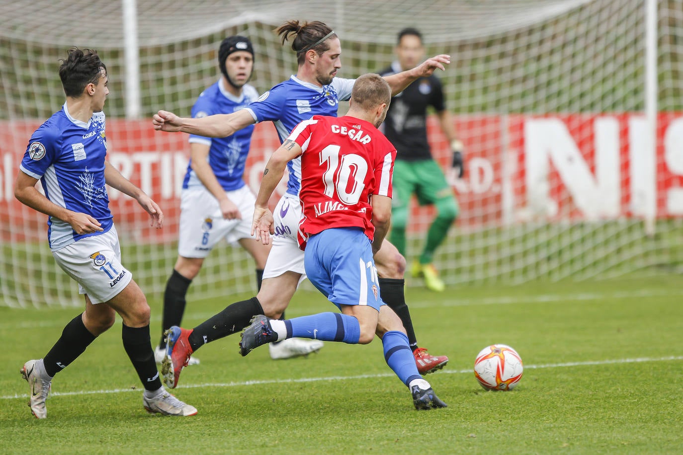 Fotos: El Sporting B - Urraca, en imágenes