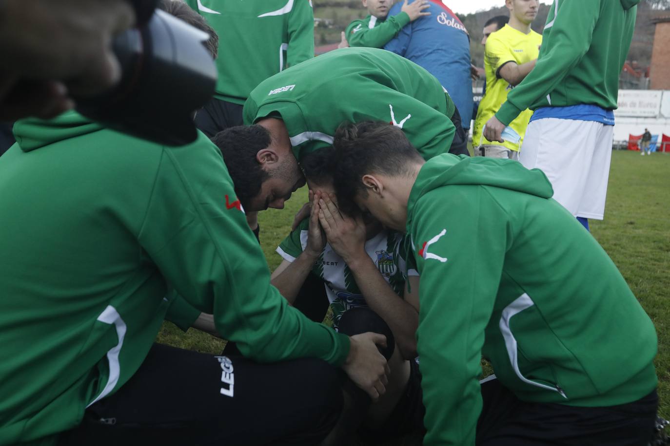 Los asturianos cayeron en la tanda de penaltis ante el Solares (3-5) después de llegar con empate a un tanto a la conclusión del tiempo reglamentario y la prórroga con un total de 120 minutos. Será el Solares el que se enfrente a un equipo de Primera División.