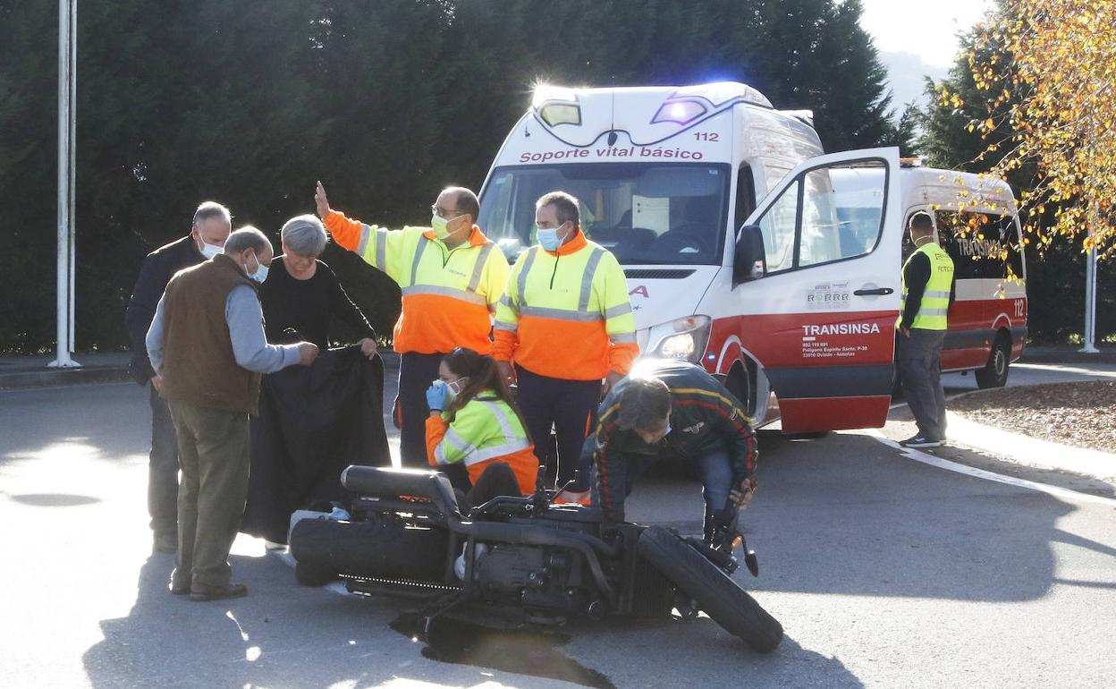 Hasta el lugar se trasladaron varias ambulancias.