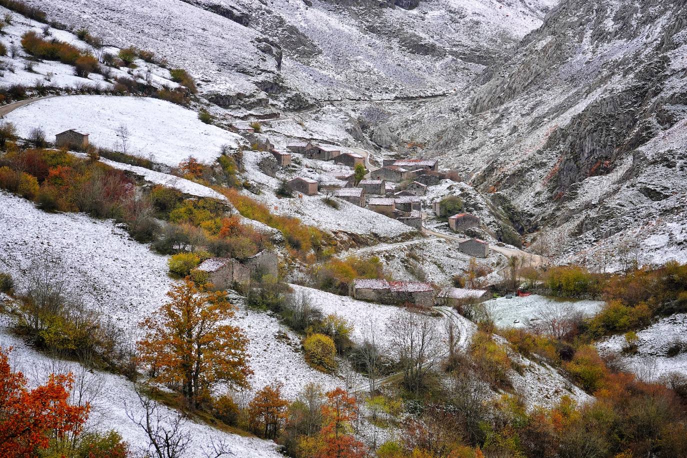 Fotos: Asturias, bajo el primer temporal de nieve del otoño