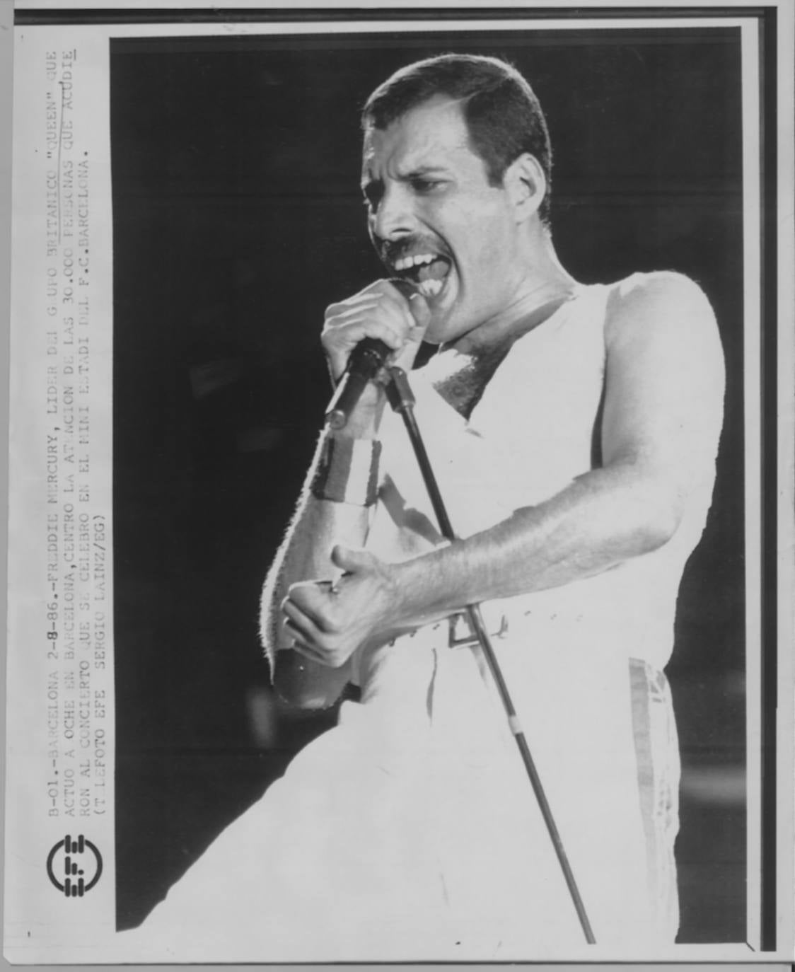 El sábado 23 de noviembre de 1991 Freddy Mercury, líder de Queen, anunció su enfermedad: «Deseo confirmar que he dado positivo en las pruebas del virus y que tengo sida. Sentí que era correcto mantener esta información en privado para proteger la privacidad de quienes me rodean. Ha llegado el momento de que mis amigos y mis fans en todo el mundo conozcan la verdad, y deseo que todos se unan a mí, a mis médicos y a todos los que padecen esta terrible enfermedad para luchar contra ella». Solo un día después fallecería. Atrás dejó un legado inconmesurable en forma de canciones convertidas en auténticos himnos aún tres décadas después.