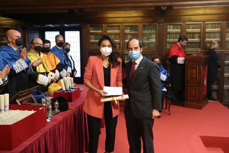 En imágenes: La Universidad de Oviedo entrega sus premios Fin de Grado en Santa Catalina
