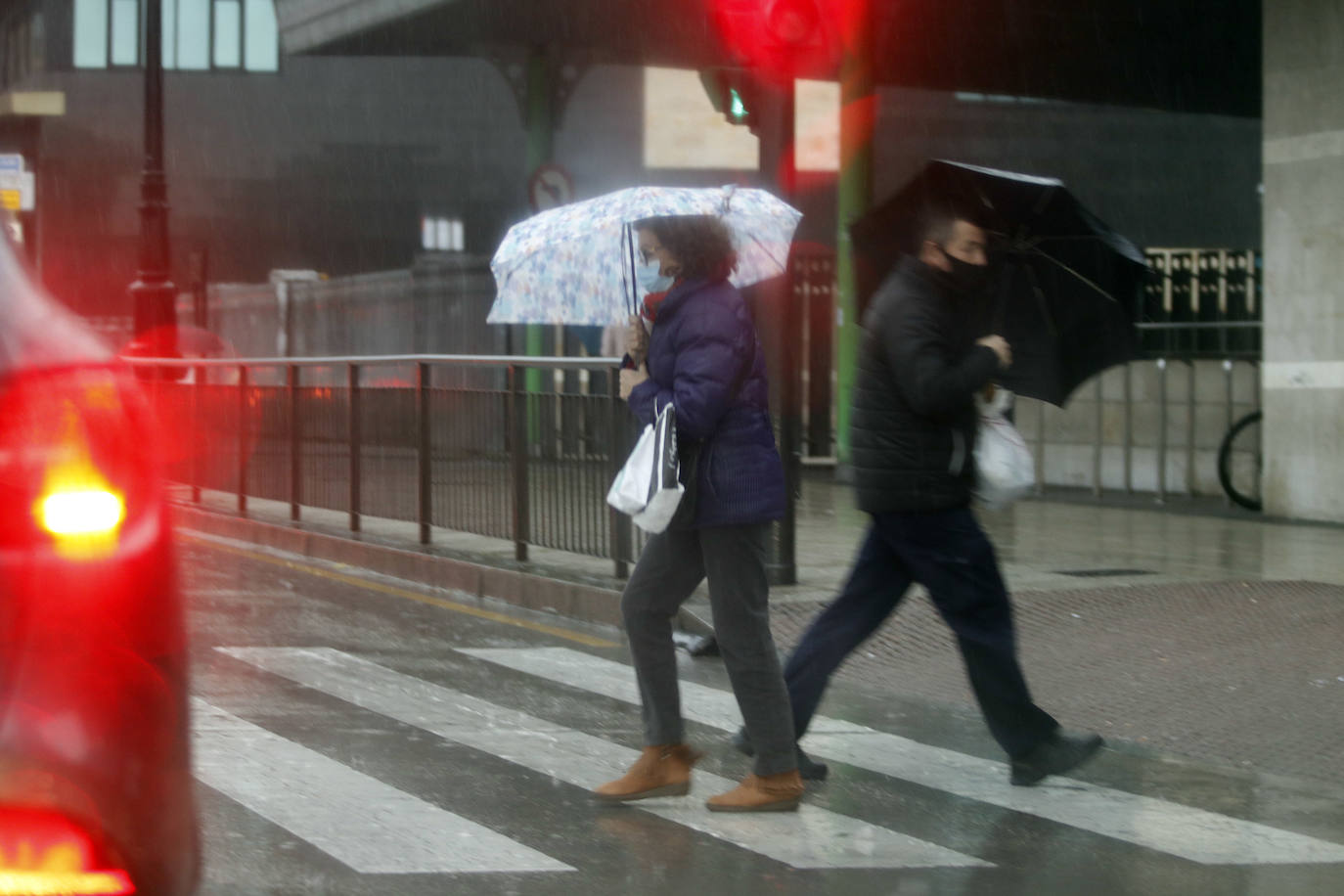 Lluvia y viento para un frío fin de semana en Oviedo