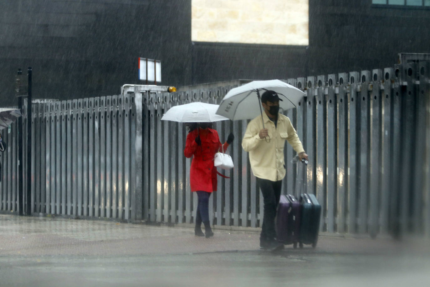 Lluvia y viento para un frío fin de semana en Oviedo