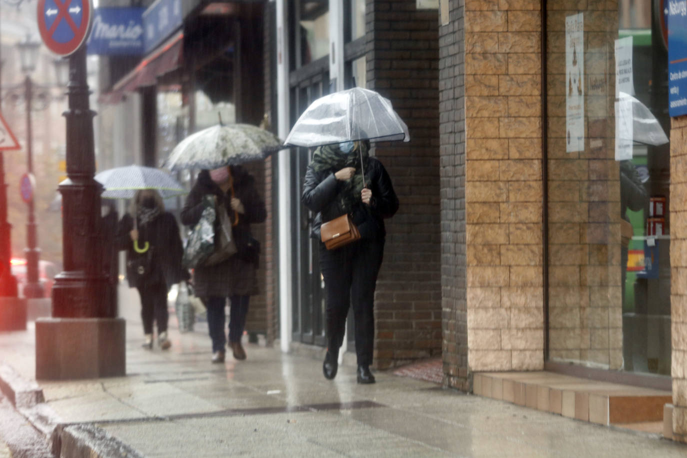 Lluvia y viento para un frío fin de semana en Oviedo