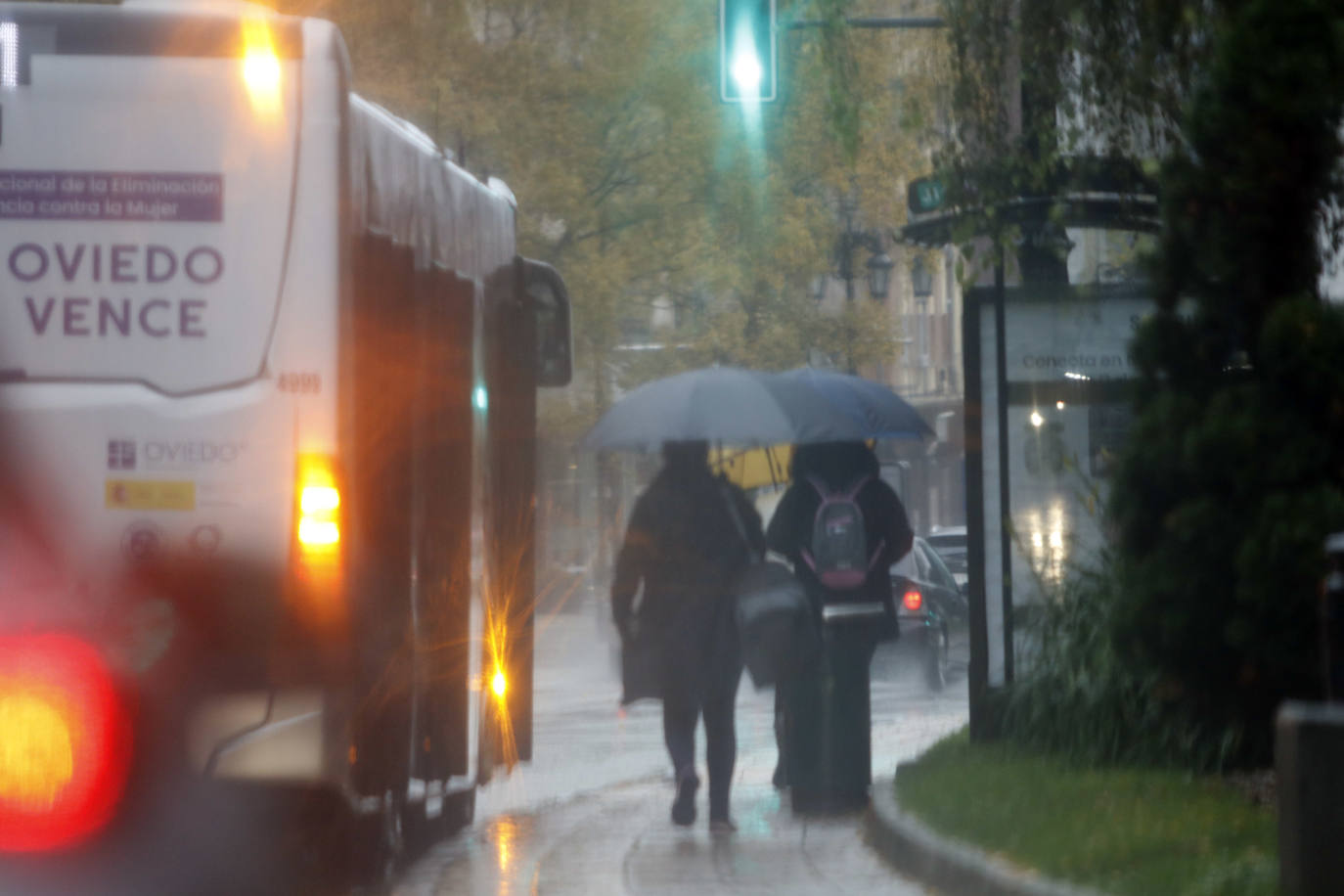 Lluvia y viento para un frío fin de semana en Oviedo