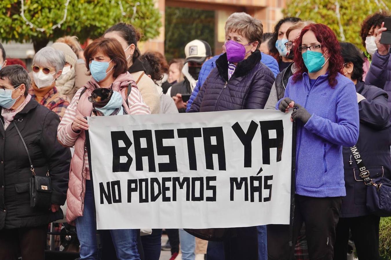 El último episodio de inundaciones en la cuenca del Sella ha sido la gota que ha colmado el vaso para los ribereños, cansados de esperar por las obras de protección de Arriondas y de exigir la limpieza de los ríos.