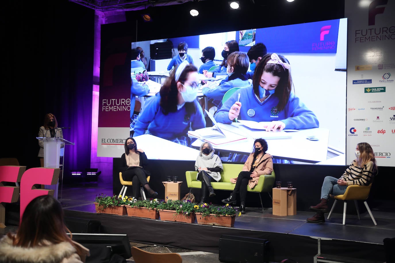 'Futuro en Femenino' educa en igualdad a los más jóvenes y visibiliza la importancia del papel de la mujer en la empresa, las instituciones y la sociedad.