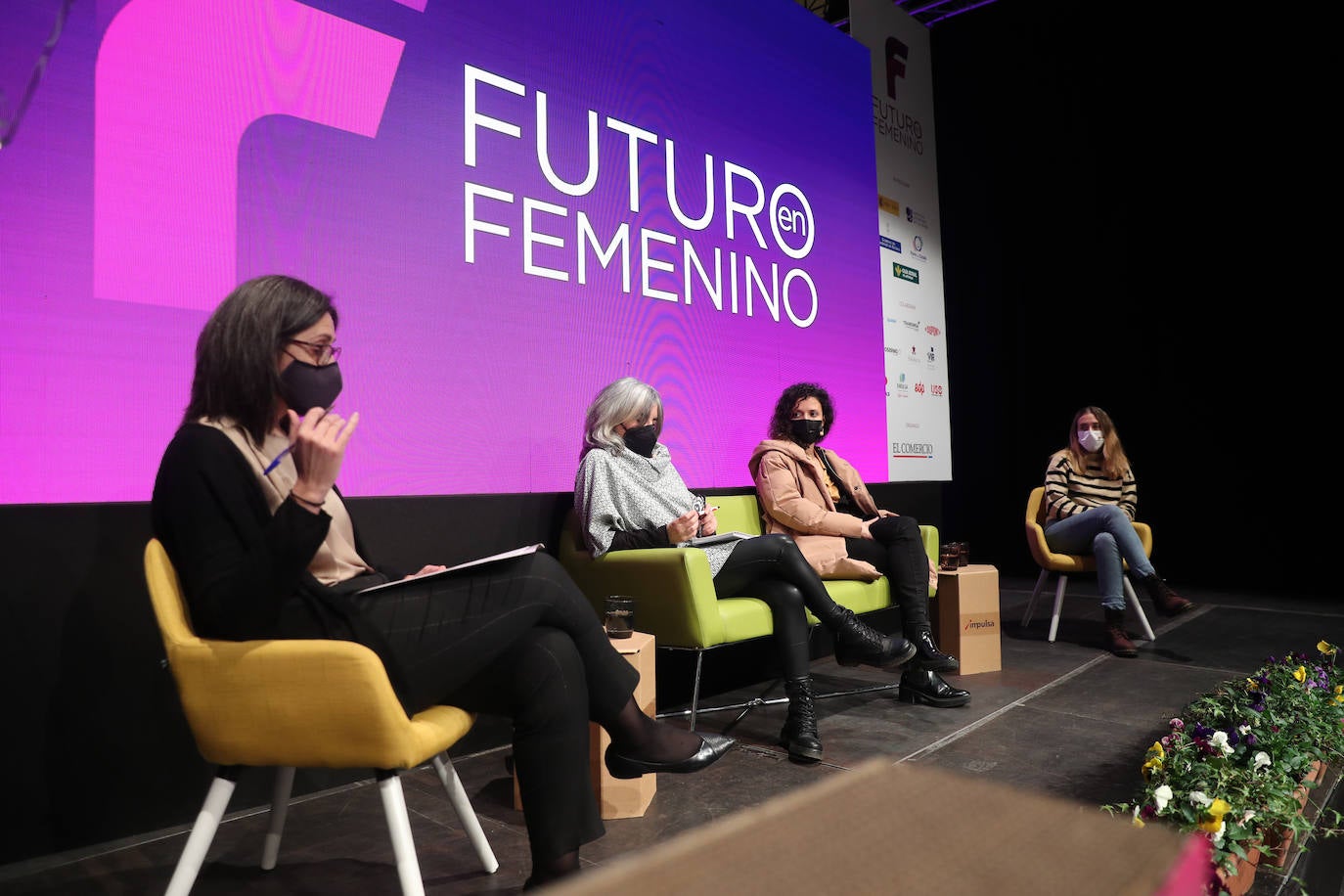 'Futuro en Femenino' educa en igualdad a los más jóvenes y visibiliza la importancia del papel de la mujer en la empresa, las instituciones y la sociedad.