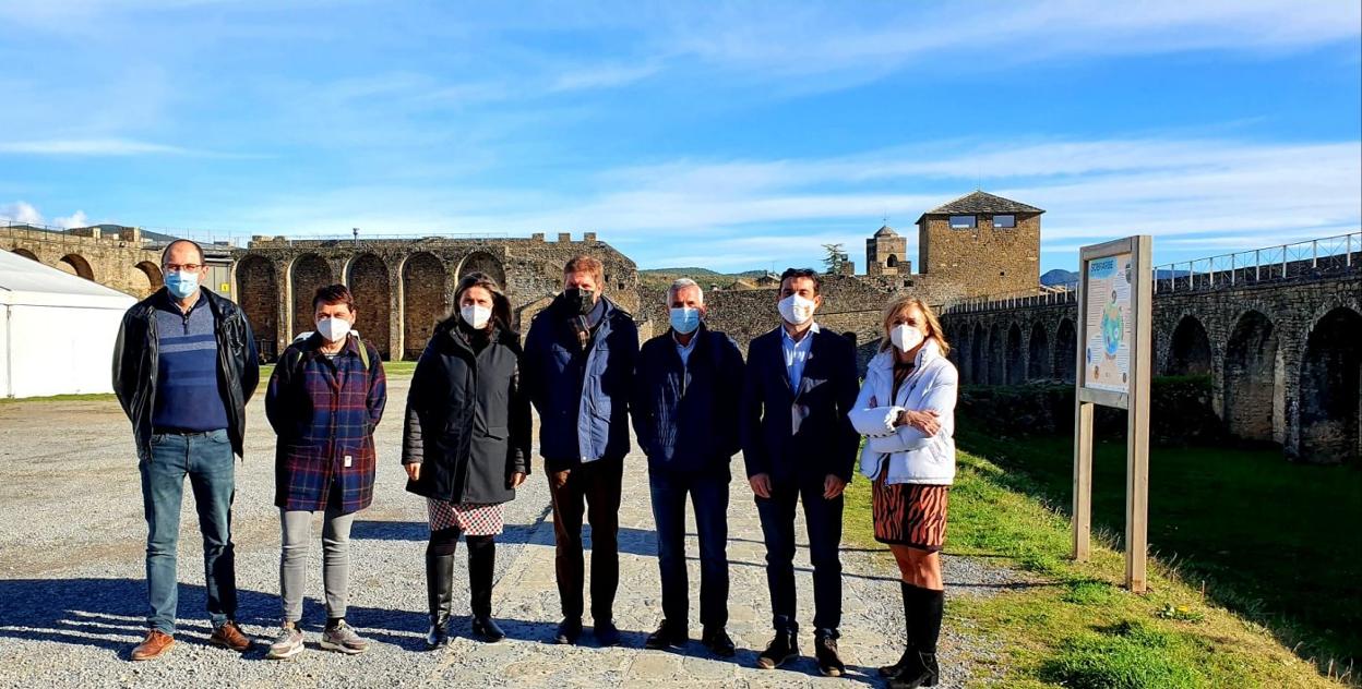 Representantes de Aínsa y de Sobrescobio en Huesca 