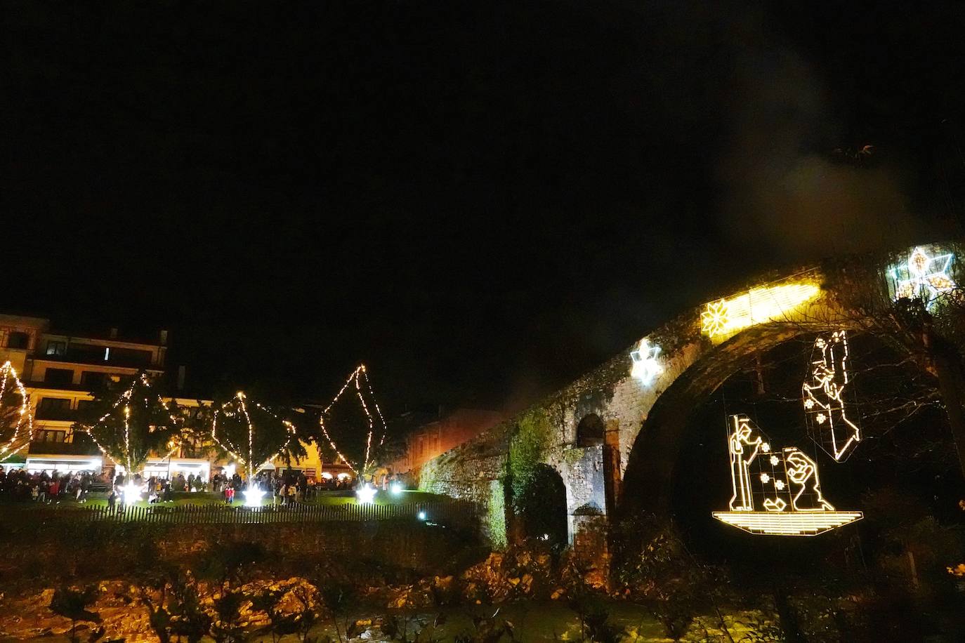 Fotos: Cangas de Onís y Covadonga encienden la Navidad