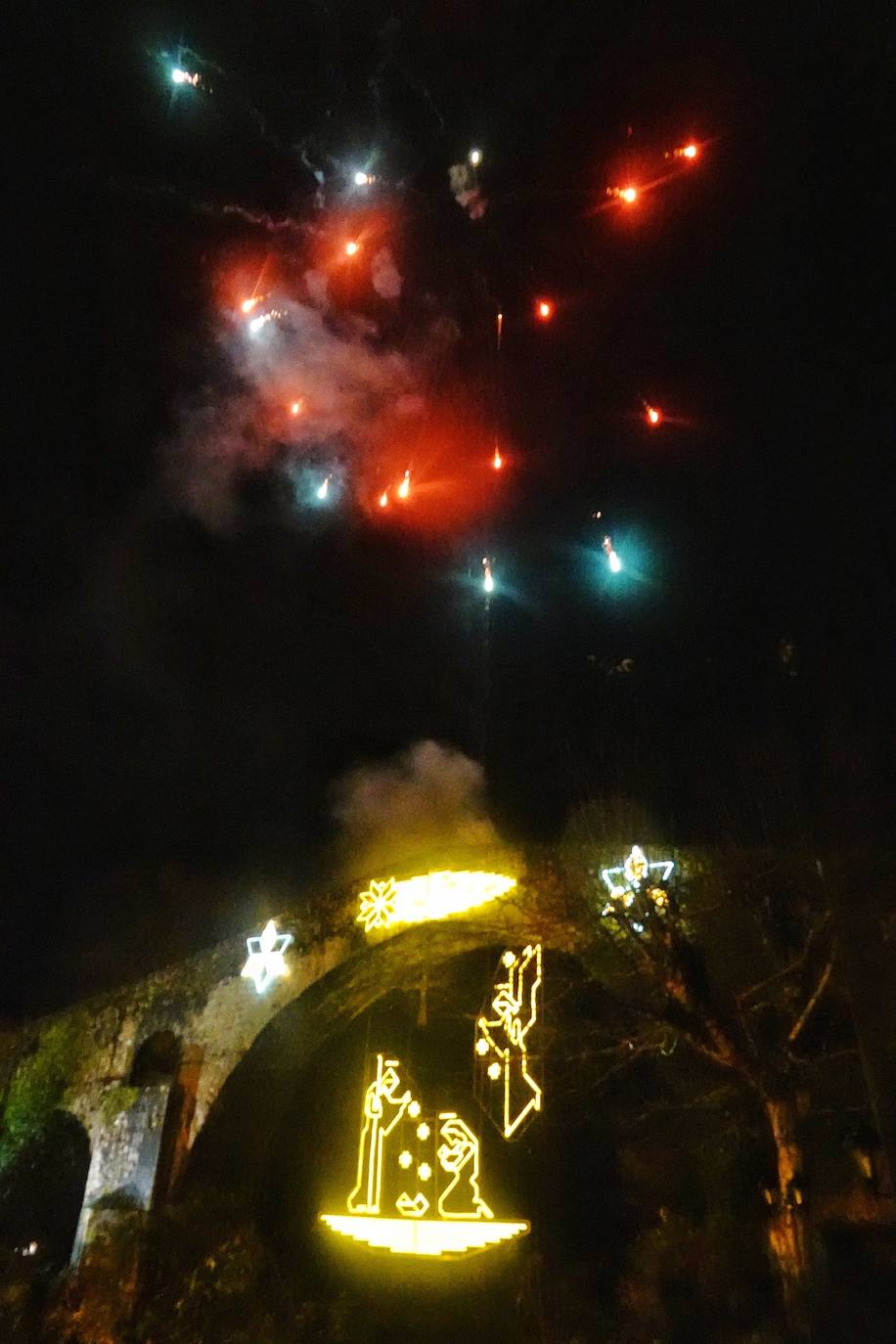 Fotos: Cangas de Onís y Covadonga encienden la Navidad