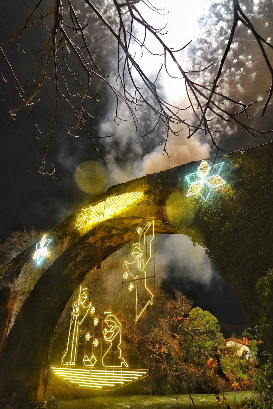 Fotos: Cangas de Onís y Covadonga encienden la Navidad
