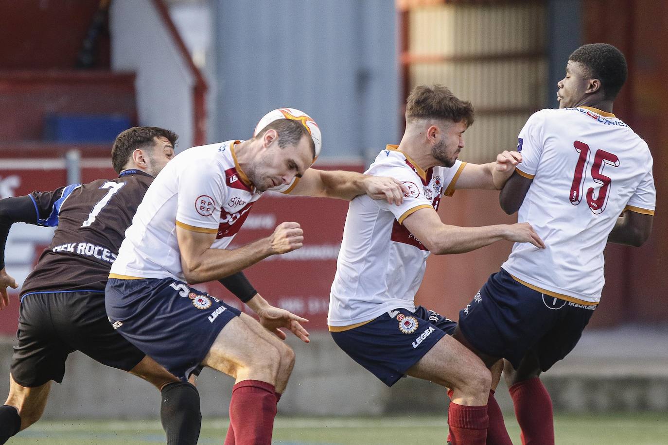 Fotos: El Hijón Industrial-TSK Roces, en imágenes