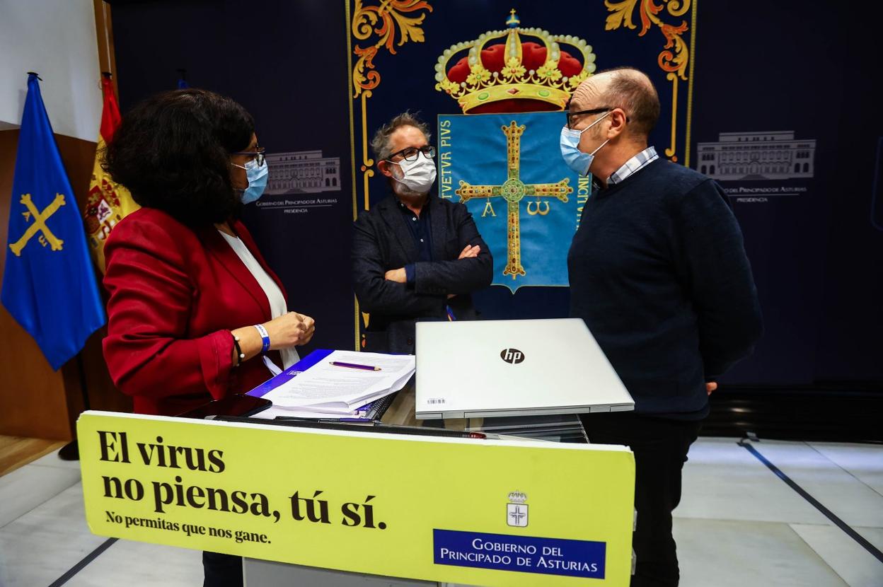 Concepción Saavedra, Rafael Cofiño y Miguel Prieto. 