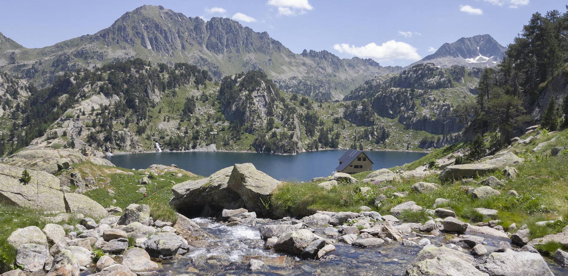 Vistas desde los lagos de Colomers (Lérida). 