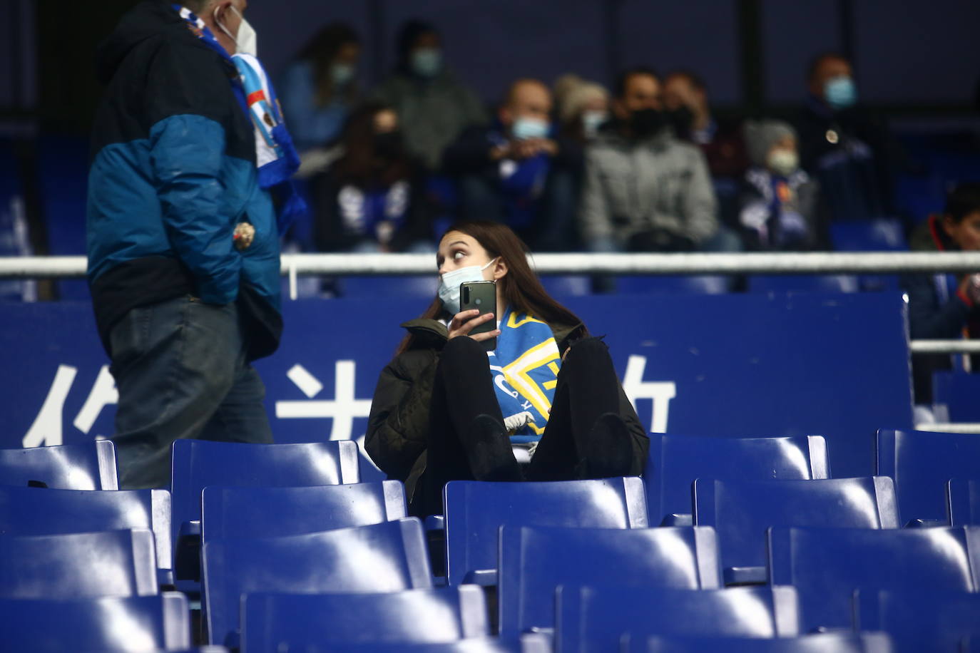 Buscate en la grada del Tartiere en el partido Real Oviedo Alcorcón