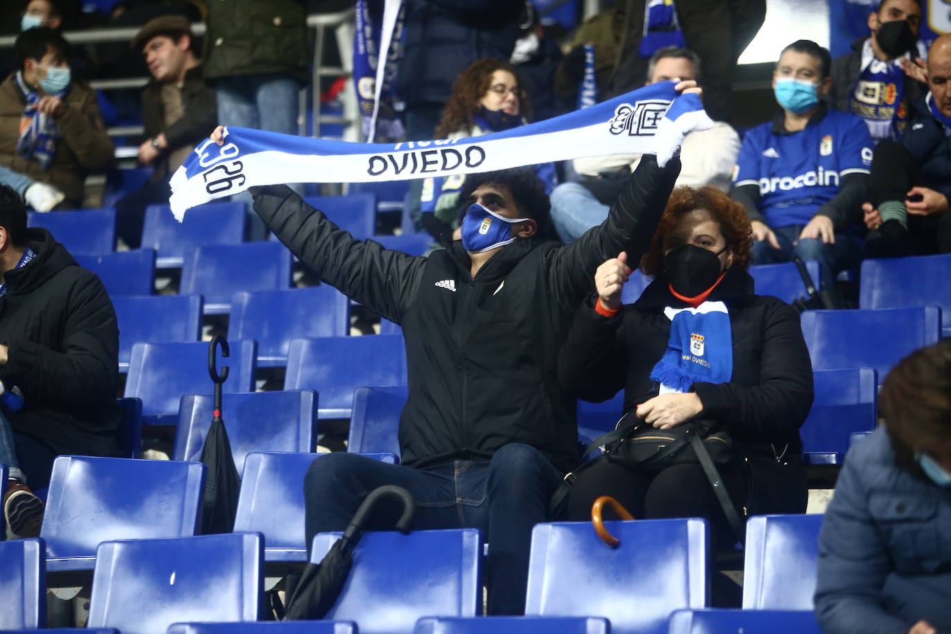 Buscate en la grada del Tartiere en el partido Real Oviedo Alcorcón