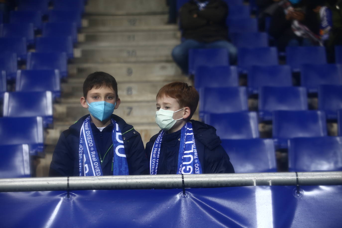 Buscate en la grada del Tartiere en el partido Real Oviedo Alcorcón