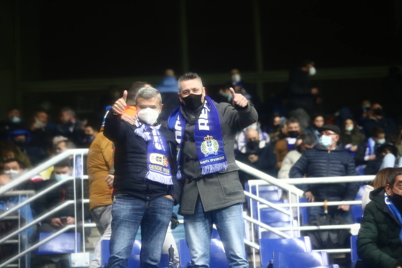 Buscate en la grada del Tartiere en el partido Real Oviedo Alcorcón