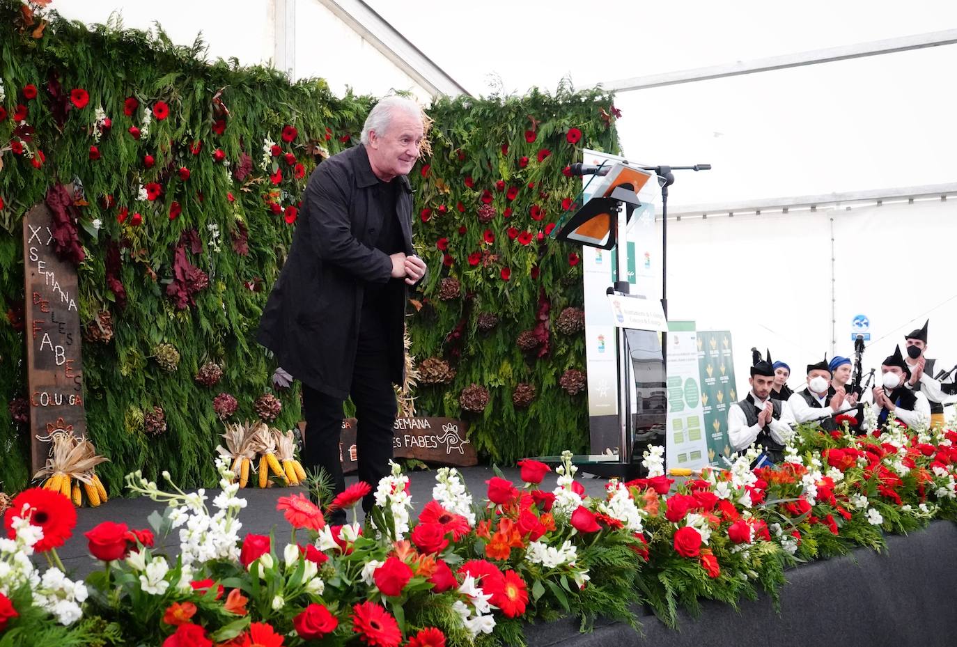 Fotos: Víctor Manuel anima la Feria de les Fabes de Colunga