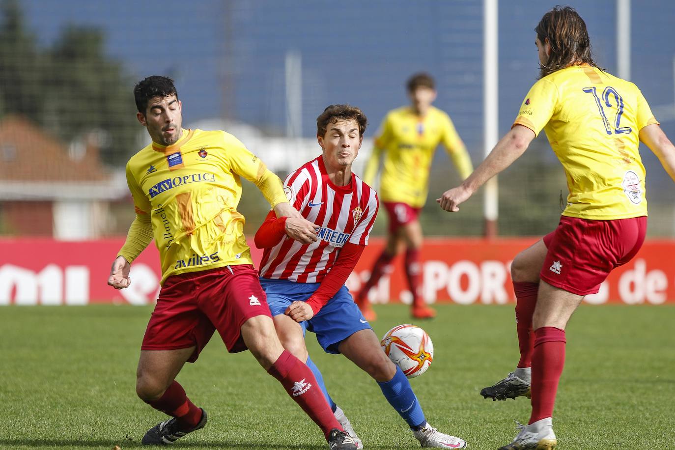 Fotos: Las mejores imágenes de la victoria del Sporting B ante el Navarro