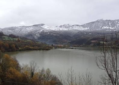 Imagen secundaria 1 - Embalse de Rioseco, en Sobrescobio. 