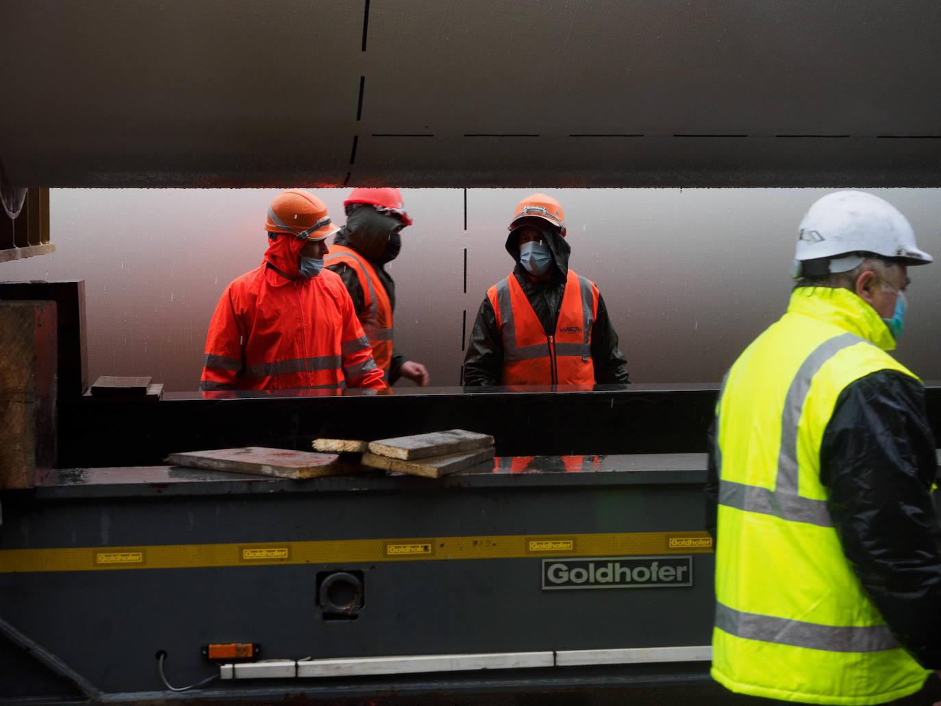 Fotos: La carga de los depósitos de hidrógeno de Idesa