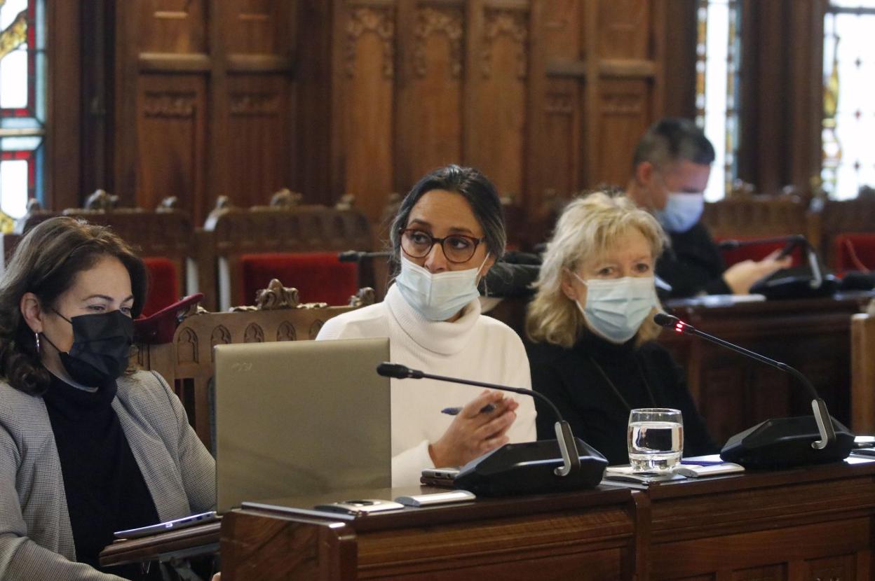 La consejera de Presidencia, Rita Camblor, explicando su borrador de presupuesto para 2022. 