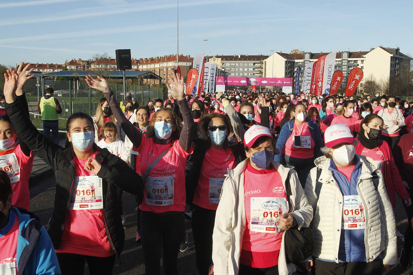 3.500 corredoras han participado este domingo en la Carrera de la Mujer celebrada en las calles de Gijón 