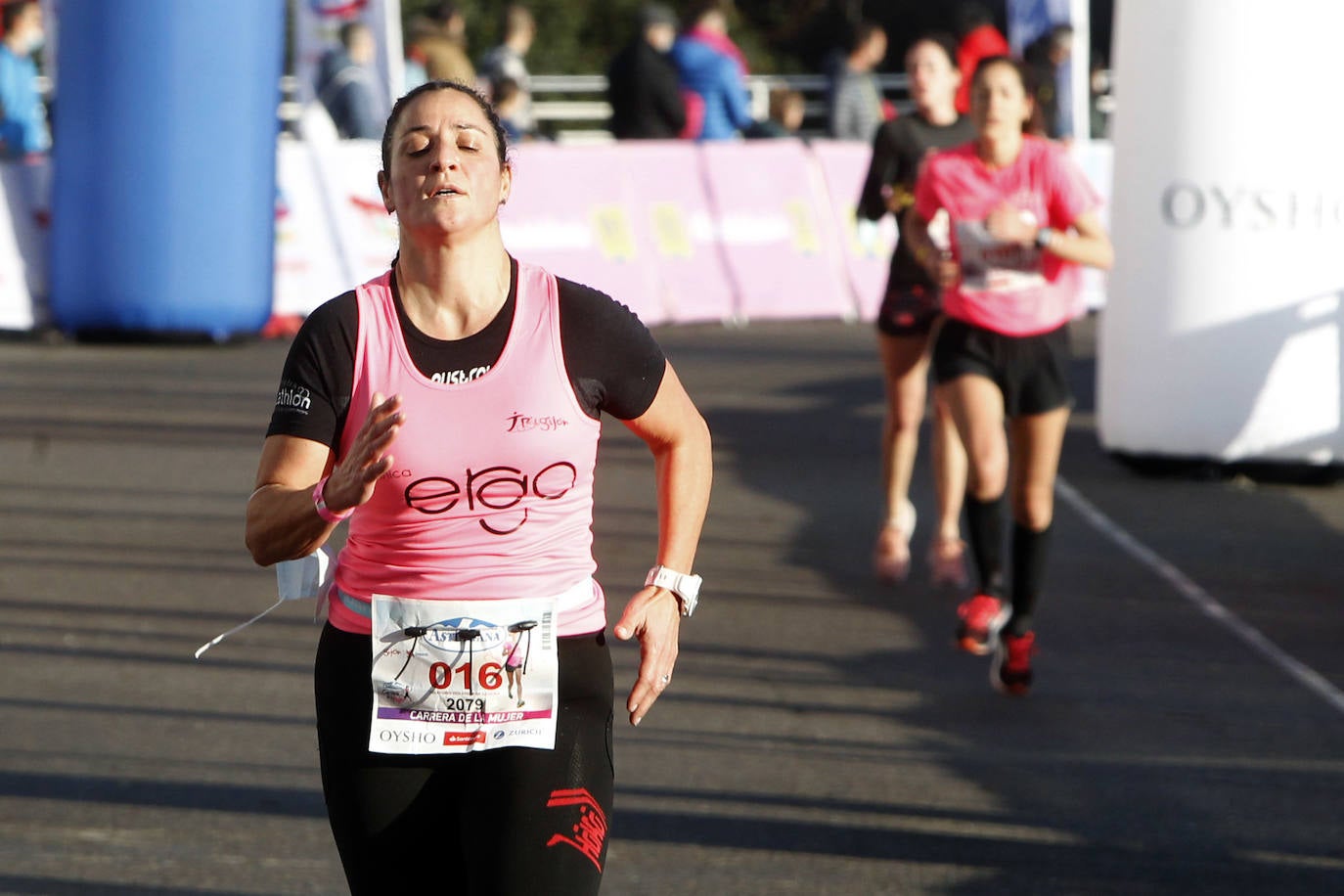 3.500 corredoras han participado este domingo en la Carrera de la Mujer celebrada en las calles de Gijón 