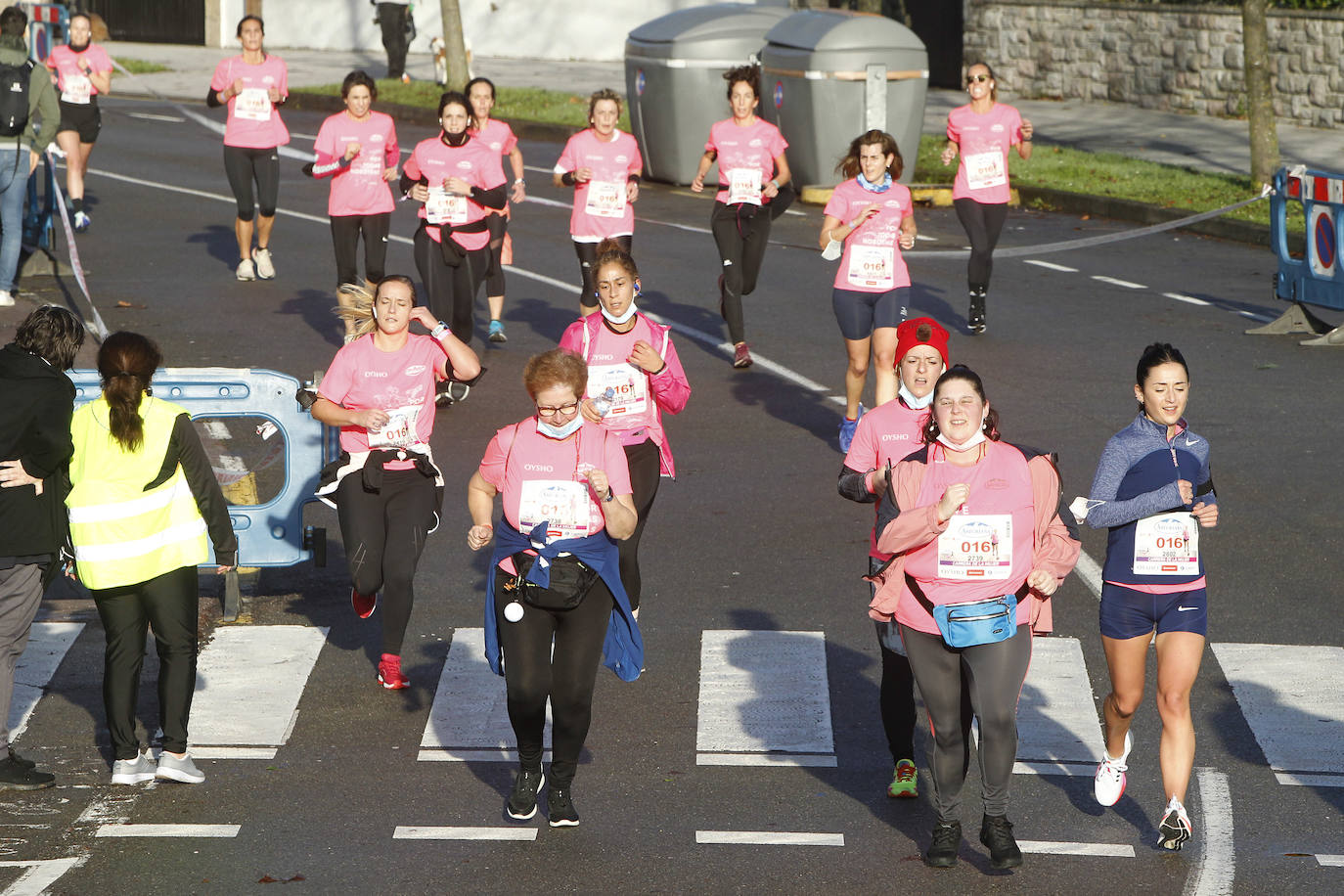 3.500 corredoras han participado este domingo en la Carrera de la Mujer celebrada en las calles de Gijón 