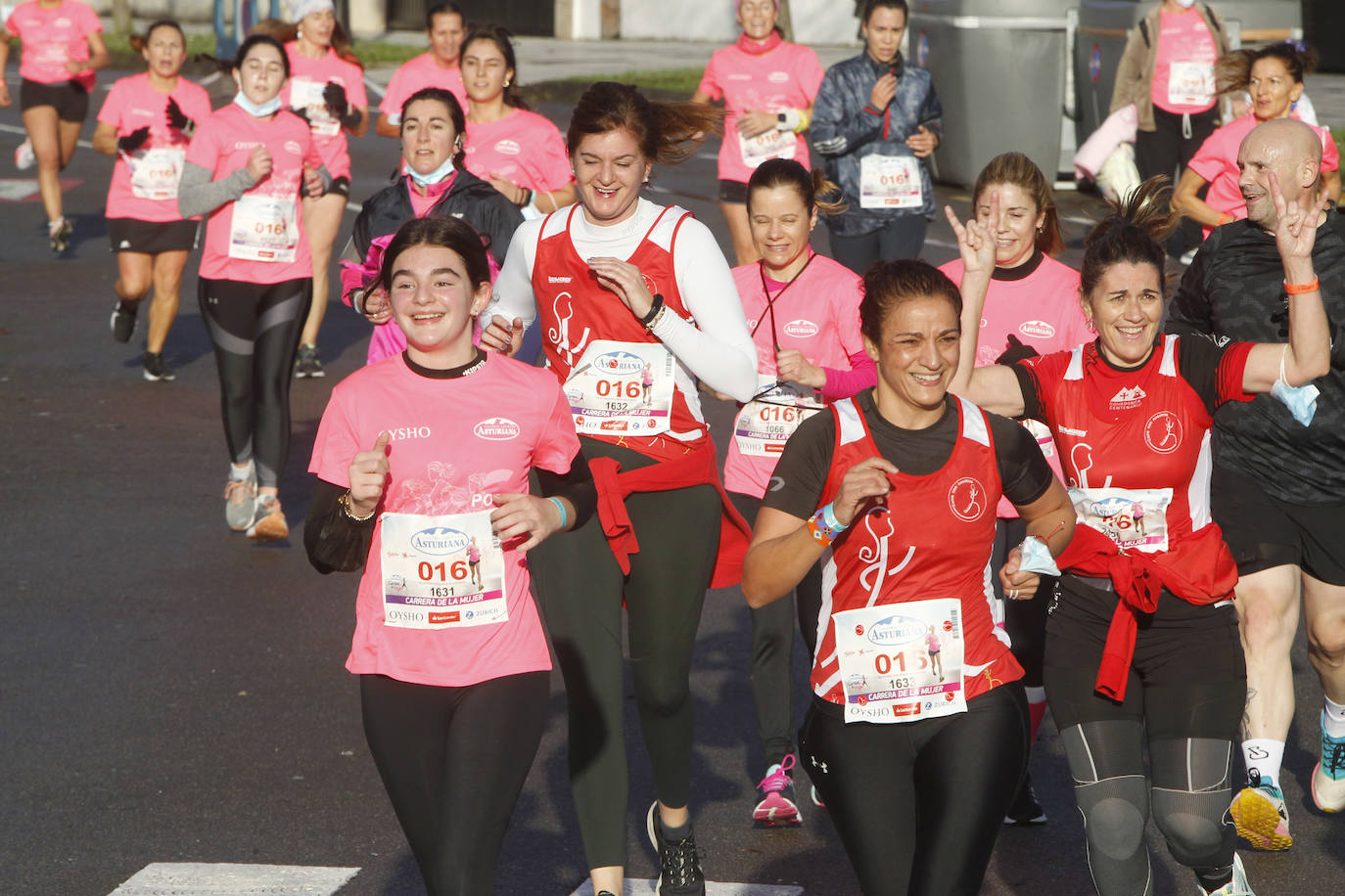 3.500 corredoras han participado este domingo en la Carrera de la Mujer celebrada en las calles de Gijón 