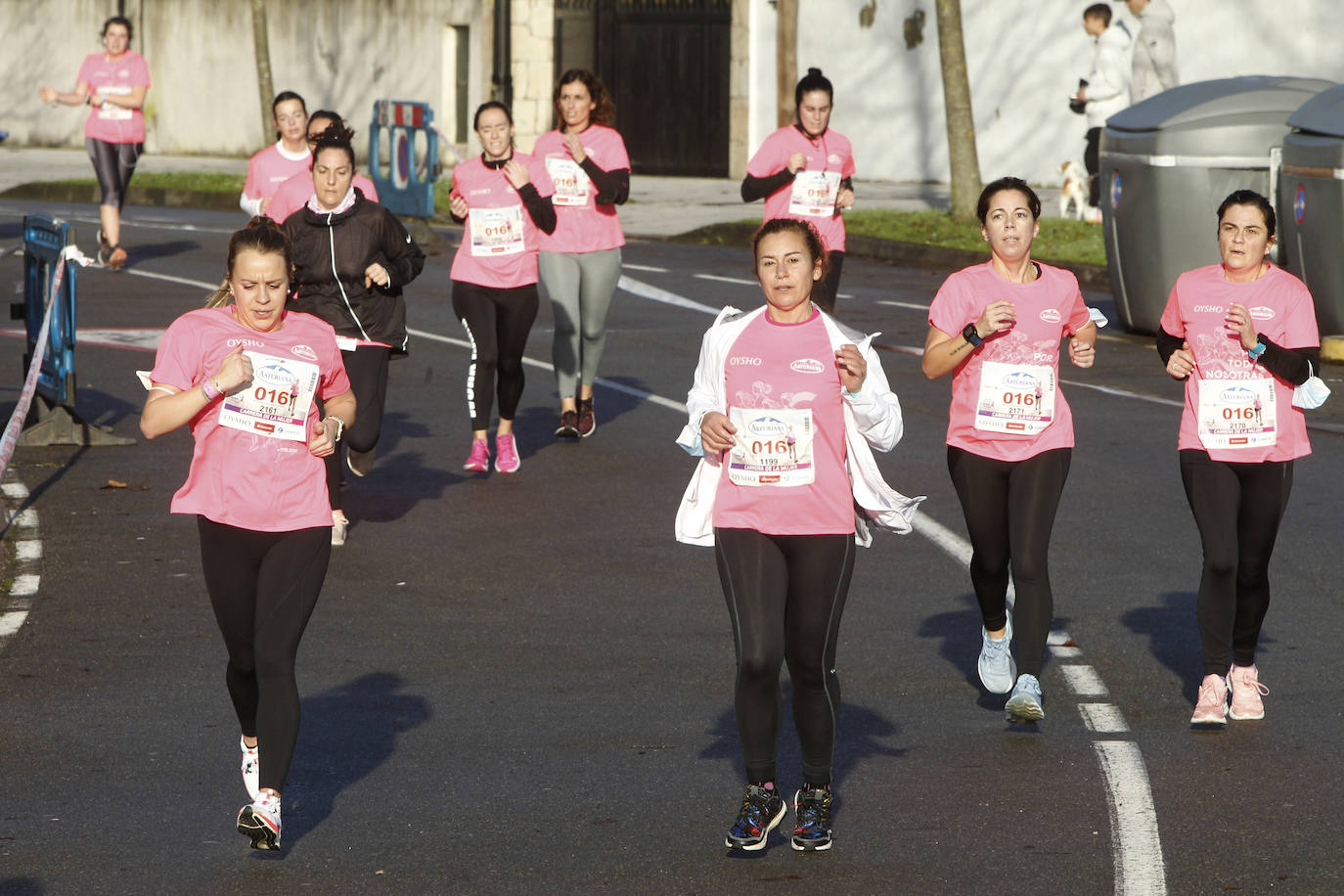 3.500 corredoras han participado este domingo en la Carrera de la Mujer celebrada en las calles de Gijón 